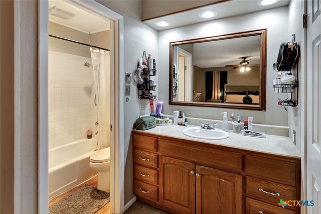 1407 Plantation Road, Victoria, TX 77904