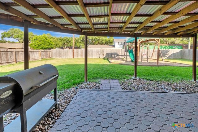 1407 Plantation Road, Victoria, TX 77904