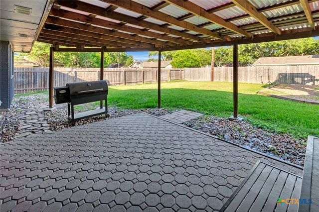 1407 Plantation Road, Victoria, TX 77904