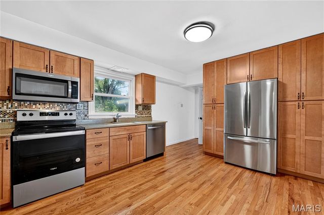 10904 Ridgecrest Drive, St Ann, MO 63074
