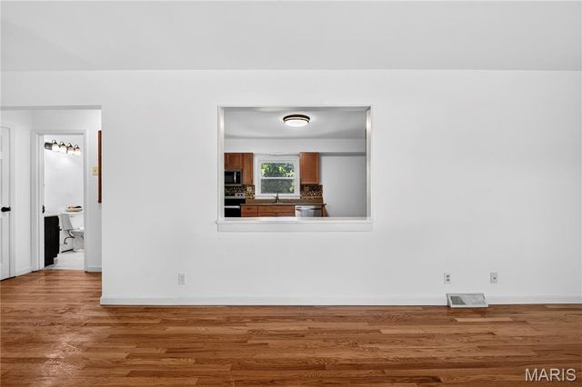 10904 Ridgecrest Drive, St Ann, MO 63074