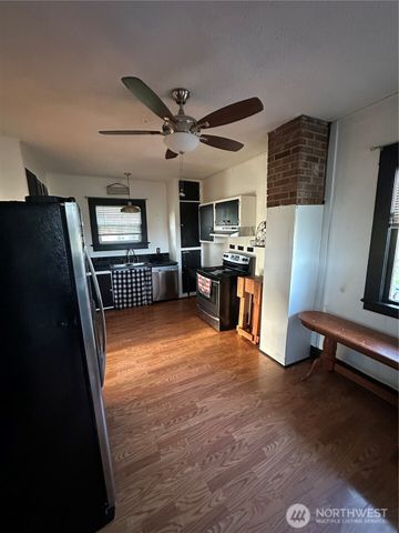 2535 Heckard Road, Raymond, WA 98577