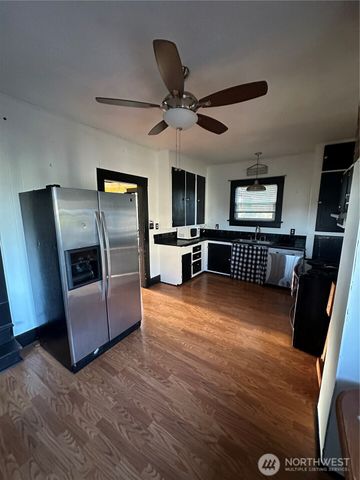 2535 Heckard Road, Raymond, WA 98577