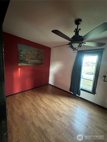 2535 Heckard Road, Raymond, WA 98577