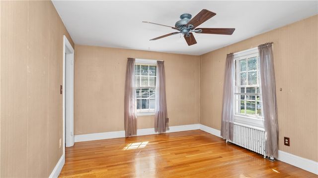 12 Fairview Avenue, Lincoln, RI 02865