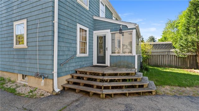 12 Fairview Avenue, Lincoln, RI 02865