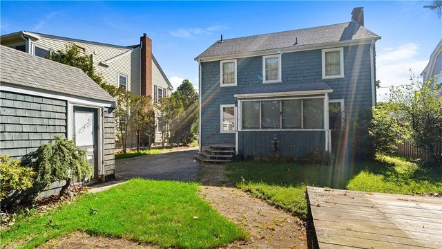 12 Fairview Avenue, Lincoln, RI 02865