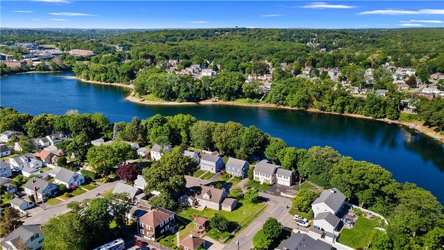 12 Fairview Avenue, Lincoln, RI 02865