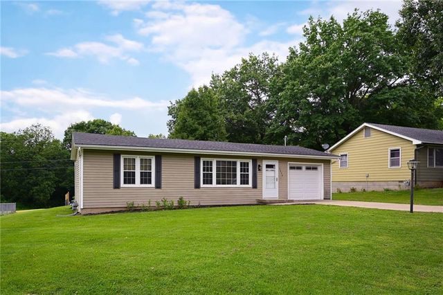 3032 Iowa Street, Leavenworth, KS 66048