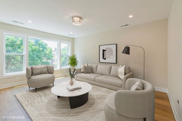 7026 W Diversey Avenue 3, Chicago, IL 60707