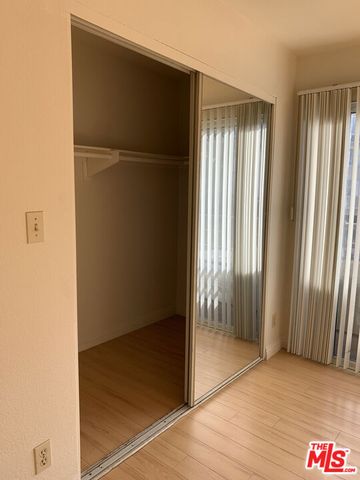 420 S Harvard Boulevard 101, Los Angeles, CA 90020