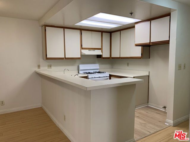 420 S Harvard Boulevard 101, Los Angeles, CA 90020