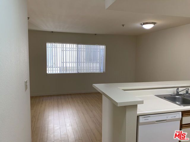 420 S Harvard Boulevard 101, Los Angeles, CA 90020