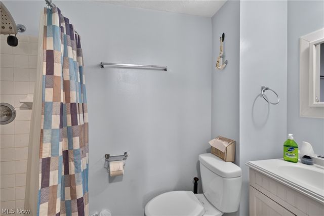 5415 Amherst Drive, Parma, OH 44129