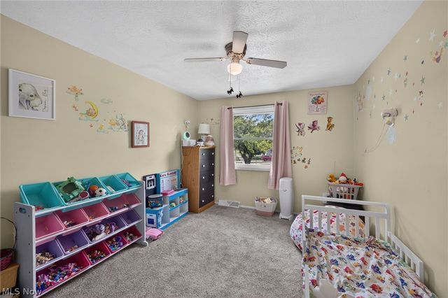 5415 Amherst Drive, Parma, OH 44129