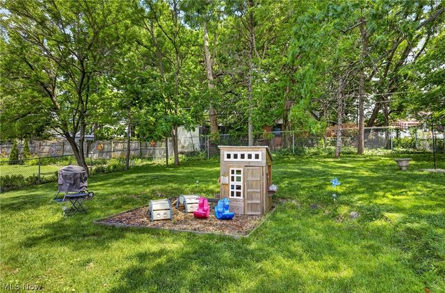 5415 Amherst Drive, Parma, OH 44129