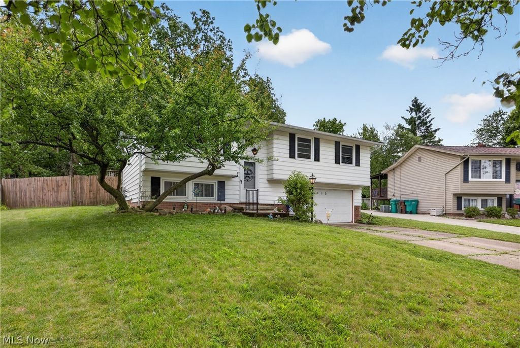 5415 Amherst Drive, Parma, OH 44129