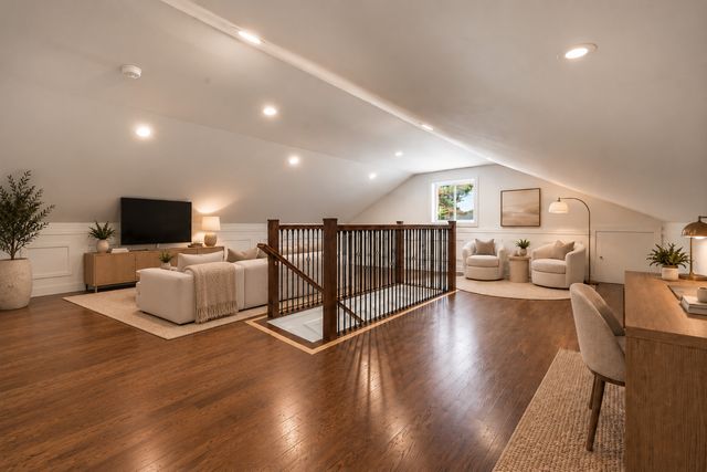 6939 W 95th Place, Oak Lawn, IL 60453