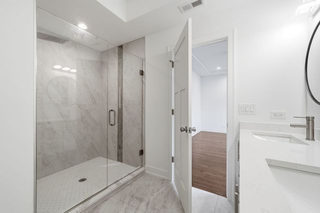 6939 W 95th Place, Oak Lawn, IL 60453