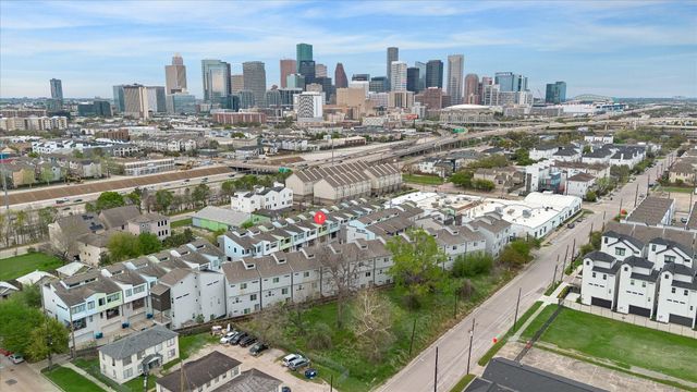 2715 St Emanuel Street, Houston, TX 77004
