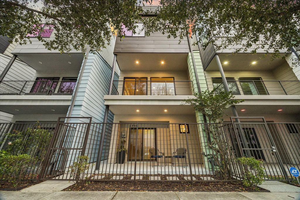 2715 St Emanuel Street, Houston, TX 77004