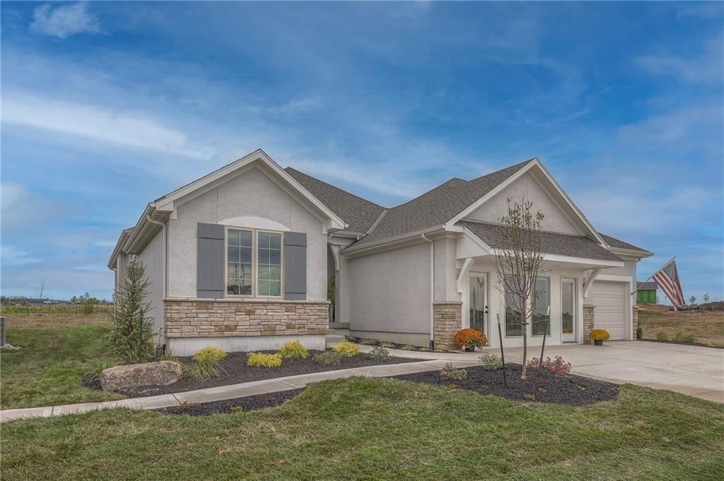13820 Westgate Street, Overland Park, KS 66221