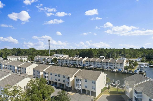 2421 Beachview Drive, H15, Ocean Springs, MS 39564