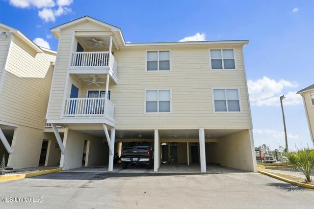 2421 Beachview Drive, H15, Ocean Springs, MS 39564
