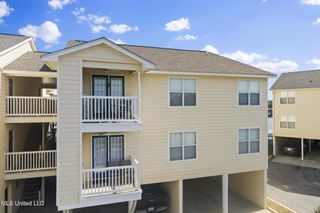 2421 Beachview Drive, H15, Ocean Springs, MS 39564