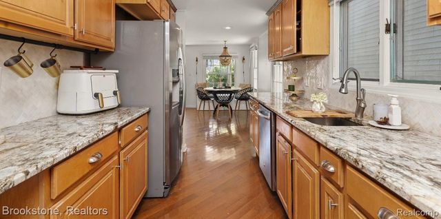 313 N Castell Avenue, Rochester, MI 48307