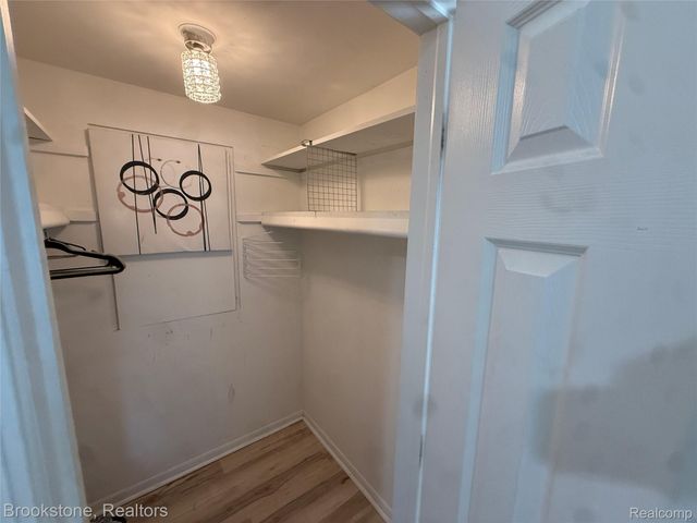 313 N Castell Avenue, Rochester, MI 48307