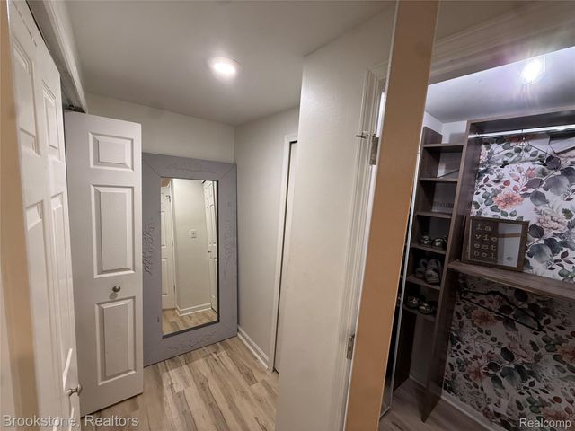 313 N Castell Avenue, Rochester, MI 48307