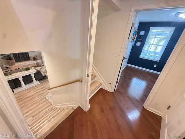 313 N Castell Avenue, Rochester, MI 48307