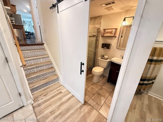 313 N Castell Avenue, Rochester, MI 48307