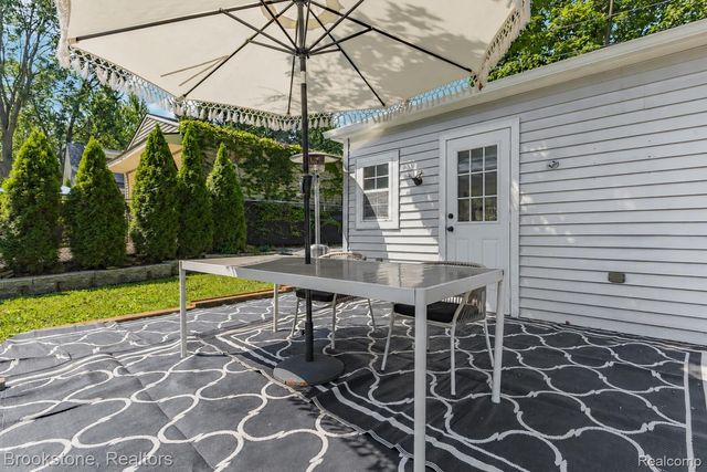313 N Castell Avenue, Rochester, MI 48307