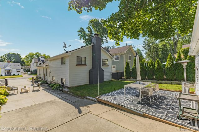 313 N Castell Avenue, Rochester, MI 48307