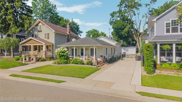 313 N Castell Avenue, Rochester, MI 48307