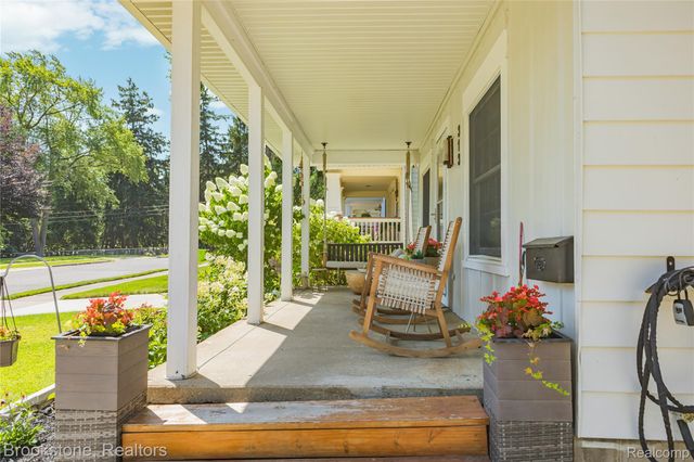 313 N Castell Avenue, Rochester, MI 48307