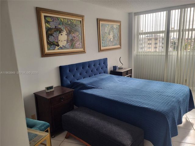 100 Golden Isles Dr 615, Hallandale Beach, FL 33009