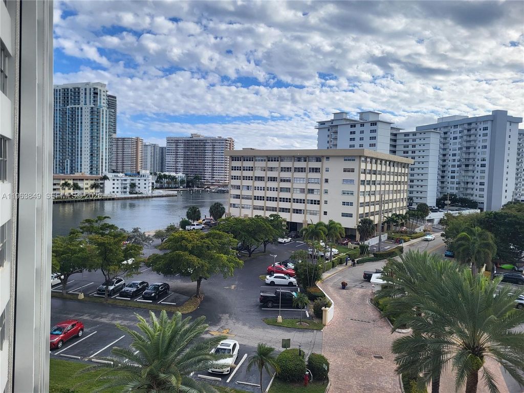 100 Golden Isles Dr 615, Hallandale Beach, FL 33009