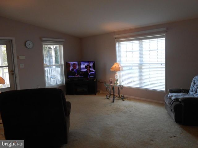 36 FORT LEE DR, Manahawkin, NJ 08050