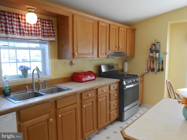 36 FORT LEE DR, Manahawkin, NJ 08050