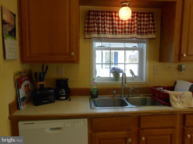 36 FORT LEE DR, Manahawkin, NJ 08050