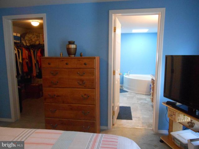 36 FORT LEE DR, Manahawkin, NJ 08050