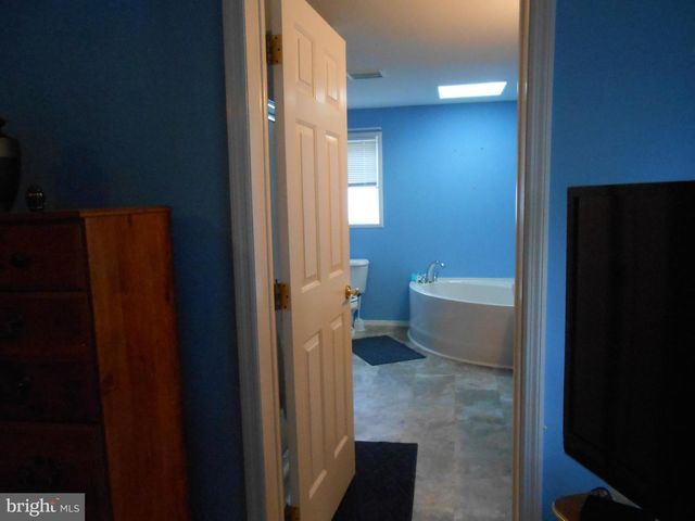 36 FORT LEE DR, Manahawkin, NJ 08050