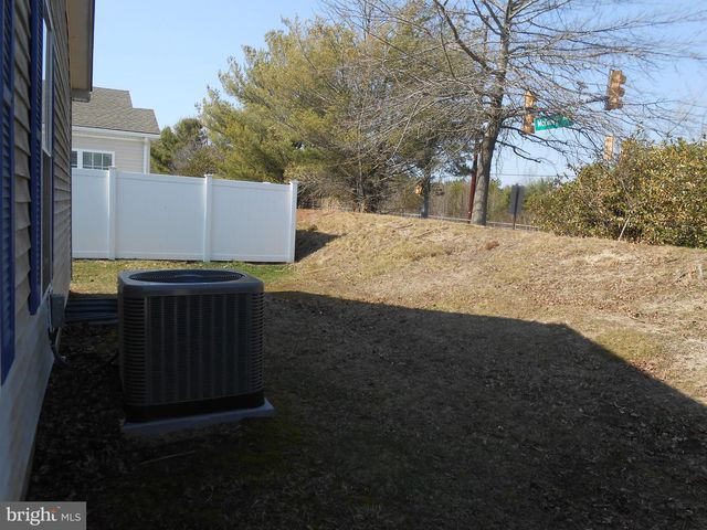 36 FORT LEE DR, Manahawkin, NJ 08050