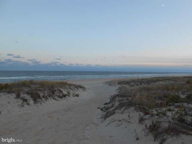 36 FORT LEE DR, Manahawkin, NJ 08050
