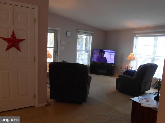 36 FORT LEE DR, Manahawkin, NJ 08050