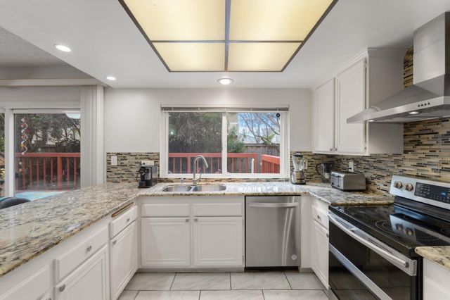 60 Beach Park Boulevard, Foster City, CA 94404