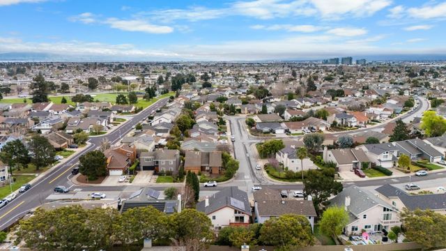 60 Beach Park Boulevard, Foster City, CA 94404